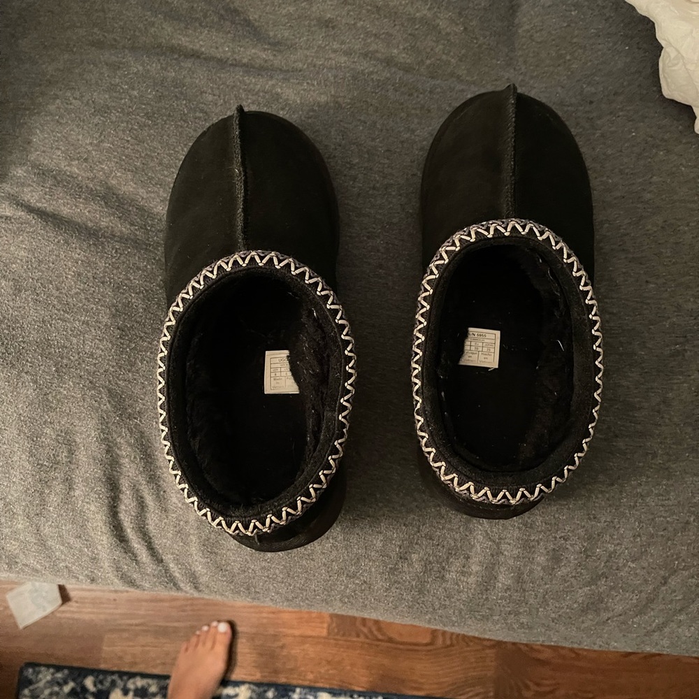 Womens ugg slippers